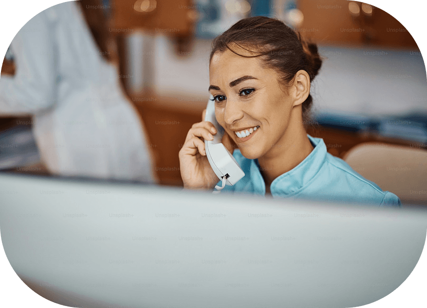 Healthcare interface showing patient Jen Abrams with relevant prior imaging including mammogram records from 2019-2023, alongside doctor consulting with patient